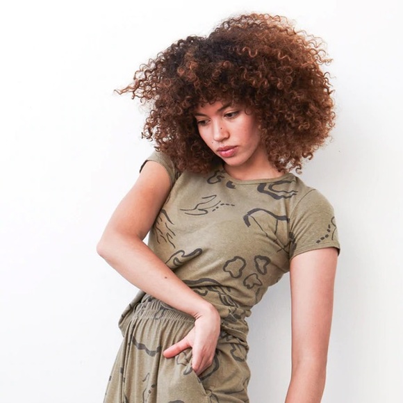 Jenny Pennywood Moth Pattern Tee Shirt Muted Olive Green size 2 Linen Cotton - Picture 2 of 10
